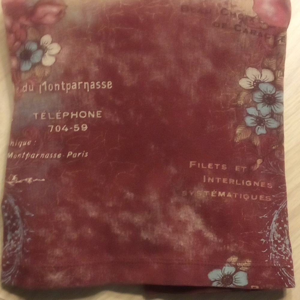Burgundy Top with Hoodie, Crinkle 3/4 Sleeves & French Phrases - Picture 8 of 8